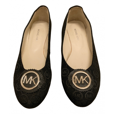 Pre-owned Michael Kors Cloth Flats In Black