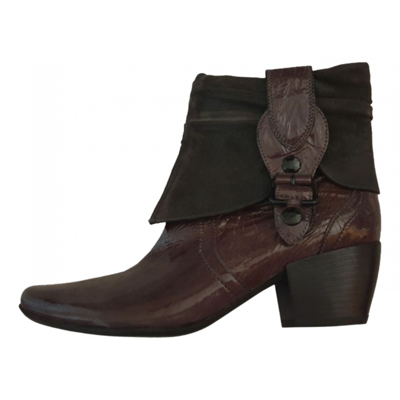 Pre-owned Janet & Janet Patent Leather Ankle Boots In Brown