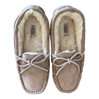 Pre-owned Ugg Flats In Brown