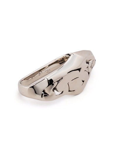Alexander Mcqueen Hammered-effect Two Finger Ring In Silber