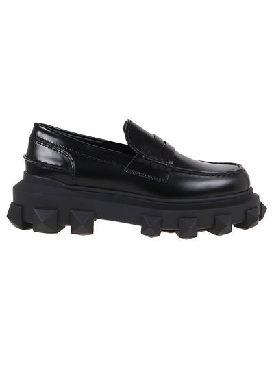 Valentino Garavani Trackstud Leather Loafers In Black