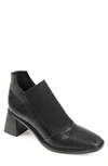 Journee Signature Stylla Pump In Black