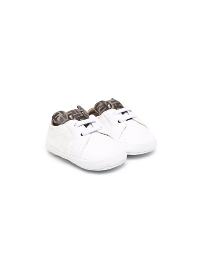 Fendi Babies' Ff 图案小熊学步鞋 In White