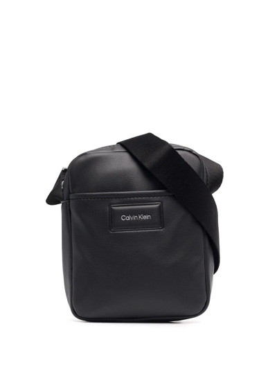 Calvin Klein Reporter Faux-leather Messenger Bag In Schwarz