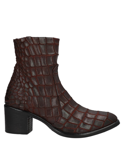 Strategia Ankle Boots In Dark Brown