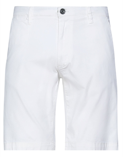 Recycled Art World Man Shorts & Bermuda Shorts White Size 33 Cotton, Elastane