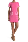 Tommy Hilfiger Short Sleeve Scuba Crepe Contrast Trim Dress In Dahlia/ Ivory