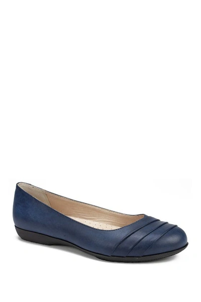 White Mountain Clara Ballet Flat In Navy Burnished Smooth