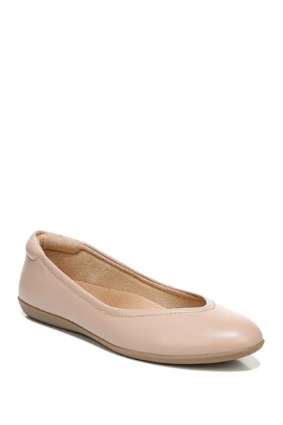 Naturalizer Vivienne Ballet Flat In Barely Nude Leather