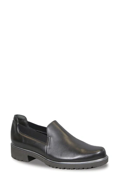 Munro Becca Loafer In Black Leather