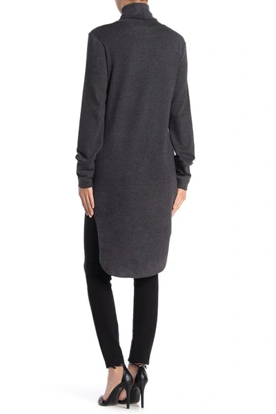 Go Couture Turtleneck High-low Tunic Sweater In Charcoal Elephant Up Dnu