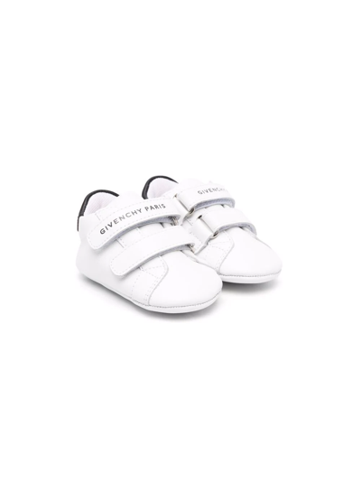 Givenchy Babies' Logo印花魔术贴运动鞋 In White