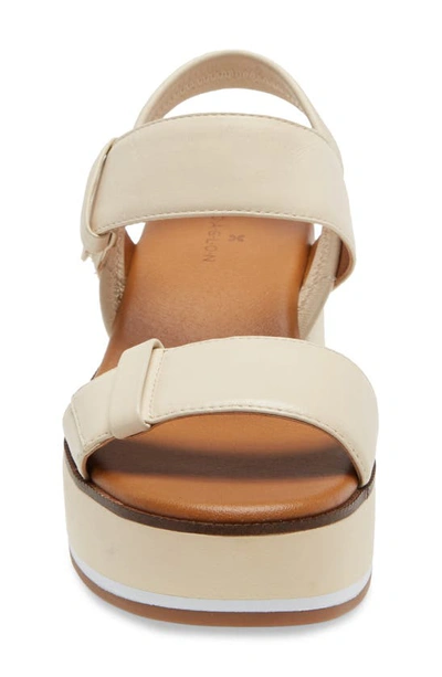 Caslon Briana Platform Sandal In Beige