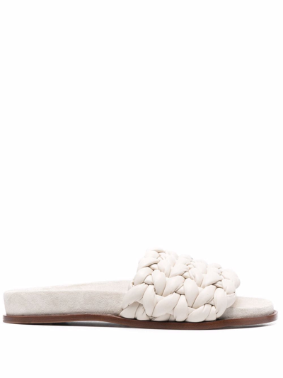 Chloé Kacey Woven Leather Slides In Weiss