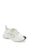 Gucci Run Lace-up Sneakers In Beige /white/black