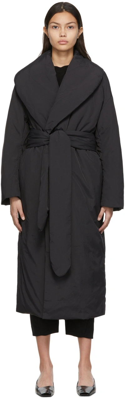 Totême Belted Recycled Shell Down Coat In Black