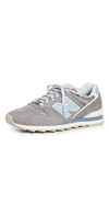 NEW BALANCE 996 CLASSIC SNEAKERS