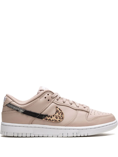 Nike Dunk Low Se Trainers In Neutrals