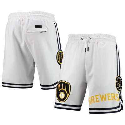 Pro Standard Men's  White Milwaukee Brewers Team Logo Shorts
