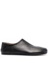 Maison Margiela Black Leather Tabi Loafer With Unique Cut And Distinctive Stitching In Black