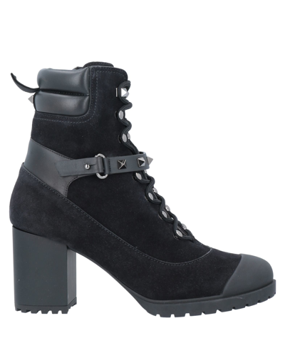 Valentino Garavani Ankle Boots In Black