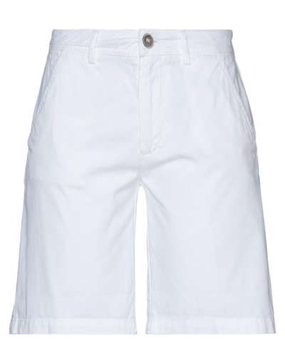 40weft Shorts & Bermuda Shorts In White