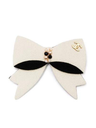Pre-owned Chanel 2002 Felt Bow Brooch In White
