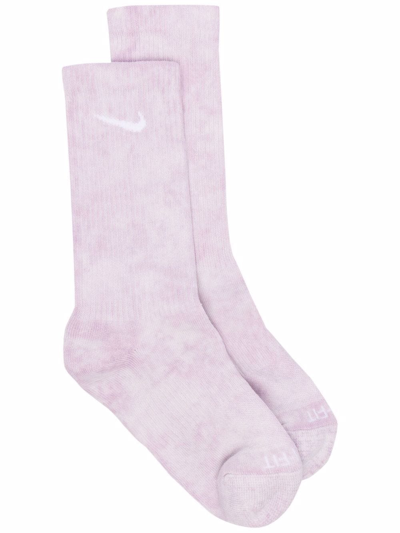 Nike Logo Embroidered Socks In Pink