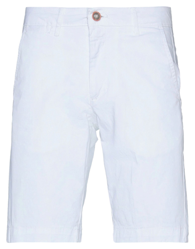 Squad² Shorts & Bermuda Shorts In White