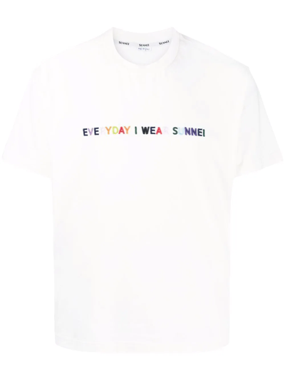 Sunnei Slogan And Logo-print T-shirt In White