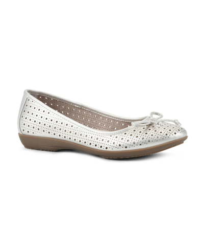 Cliffs By White Mountain Women's Cheryl Ballet Flats In Platino Metallic Smooth