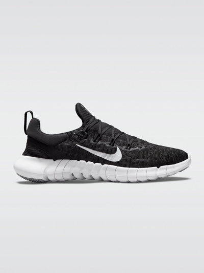 Nike Free Run 5.0 2021 Sneakers In Black And White - White In Schwarz