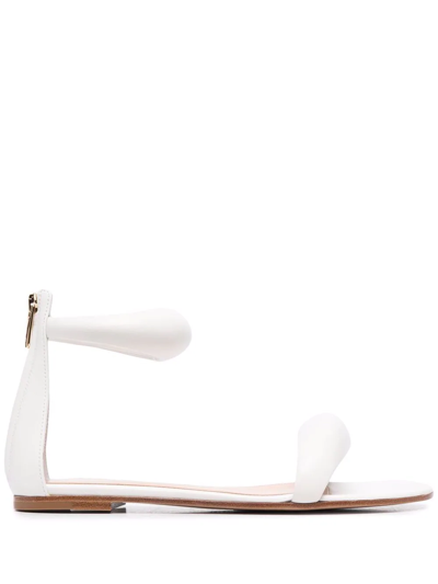 Gianvito Rossi Strappy Leather Sandals In Weiss