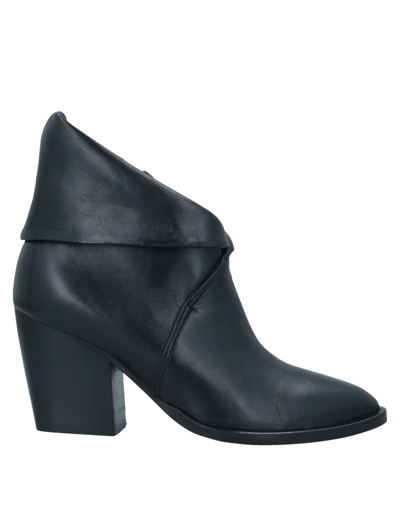 Fiorifrancesi Ankle Boots In Black