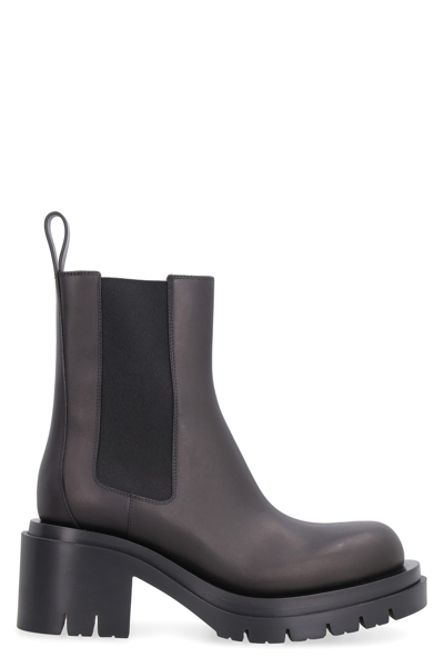 Bottega Veneta The Lug Leather Ankle Boots In Black