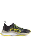 Gucci Run Lace-up Sneakers In Black
