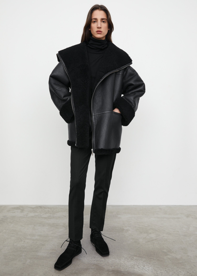 TOTÊME SIGNATURE SHEARLING JACKET BLACK