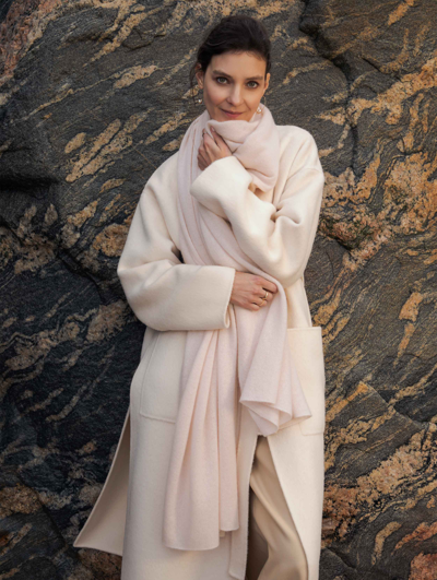 White + Warren Cashmere Travel Wrap In Pink Sand