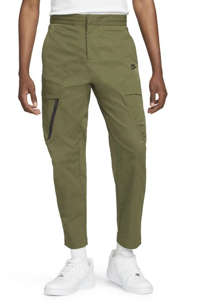 Nike Men's  Sportswear Tech Essentials Woven Unlined Cargo Pants In Rough Green/ Black