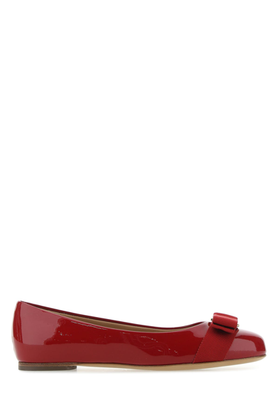 Ferragamo Varina Flat Ballerina Shoes In Red