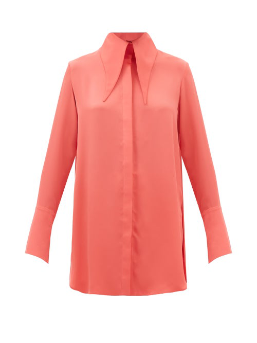 exaggerated collar shirt