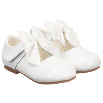 Caramelo Kids' Girls White Patent Leather Shoes