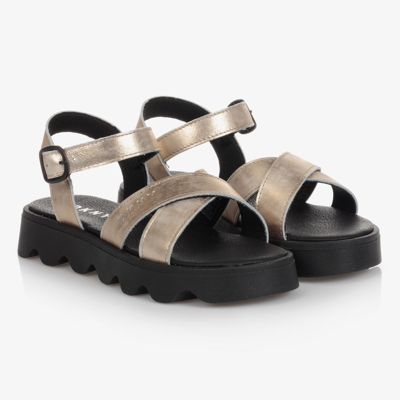 Dkny Girls Teen Gold Leather Logo Sandals