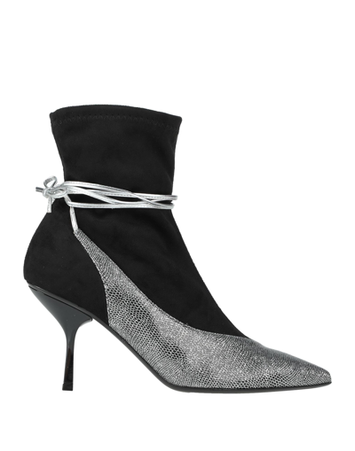 Ncub Ankle Boots In Black
