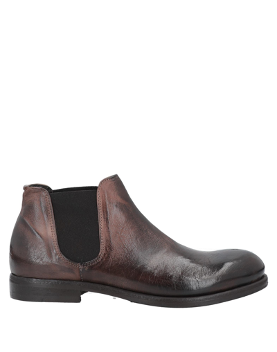 Le Qarant Ankle Boots In Dark Brown