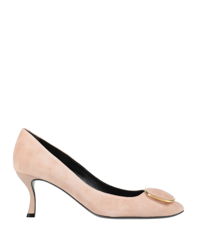 Roger Vivier Pumps In Pink