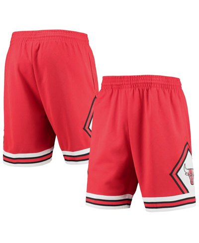 MITCHELL & NESS MEN'S MITCHELL & NESS RED CHICAGO BULLS 1997 HARDWOOD CLASSICS 75TH ANNIVERSARY SWINGMAN SHORTS