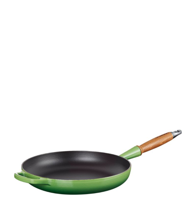 Le Creuset Cast Iron Signature Frying Pan With Wooden Handle (28cm) In Green