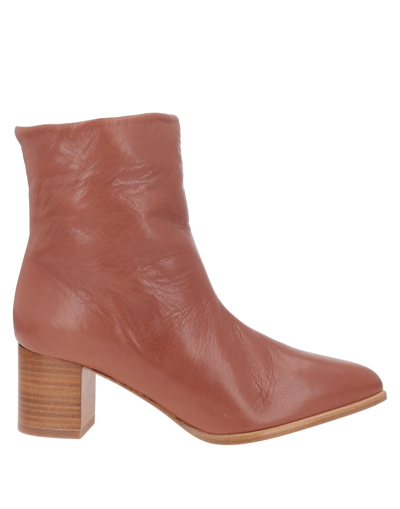 Anaki Ankle Boots In Brown