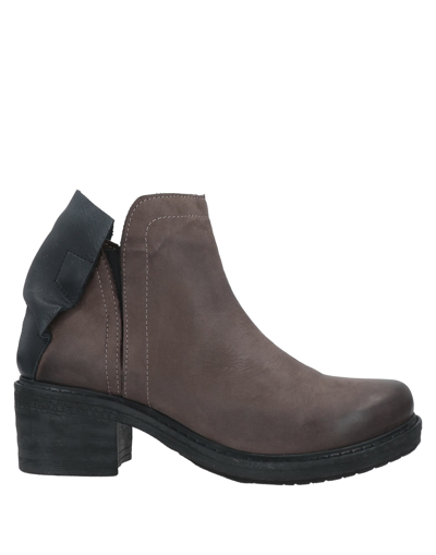Bueno Ankle Boots In Dove Grey